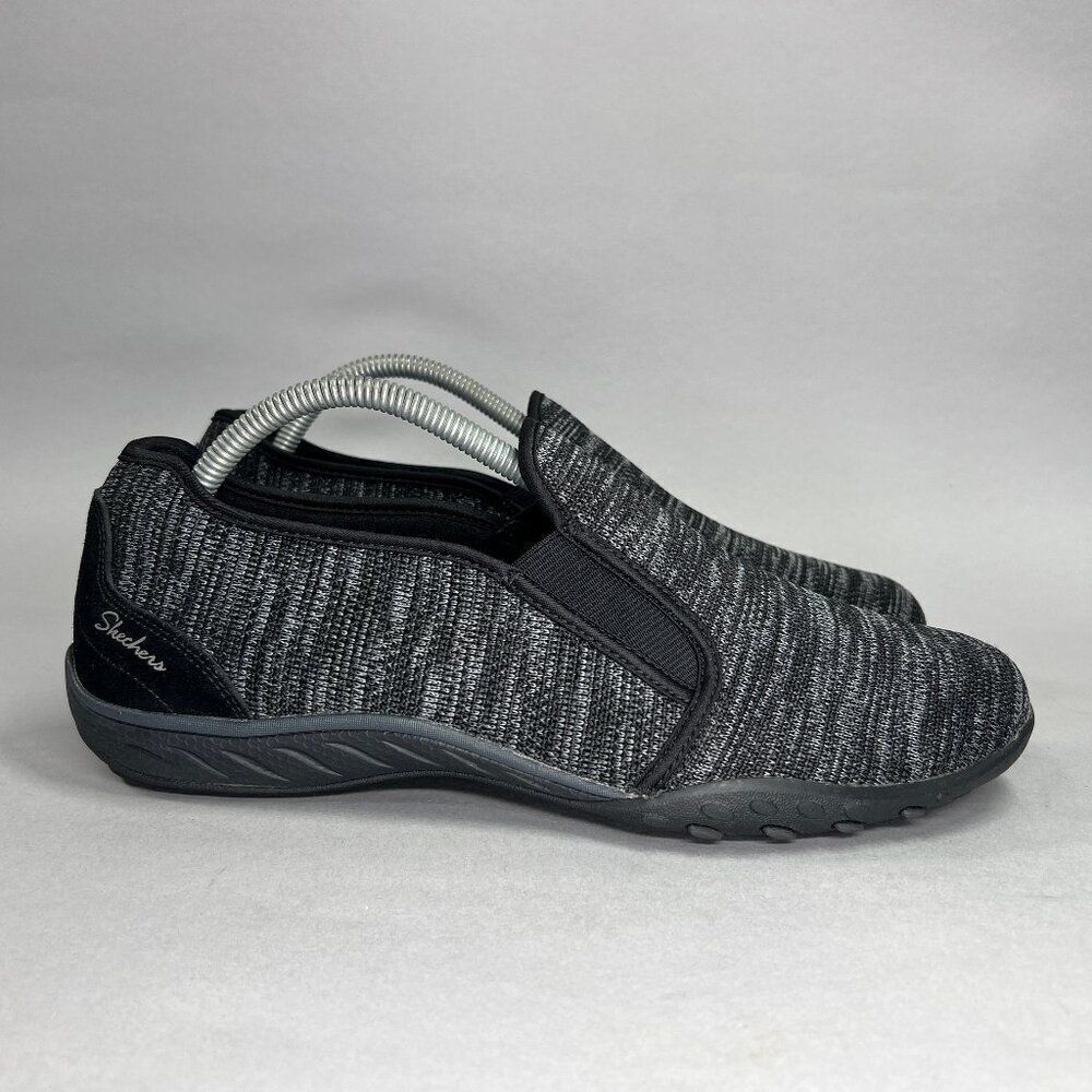 Skechers Women's Size 10 Breathe‎ Easy Like Crazy Slip-On Athletic Shoes